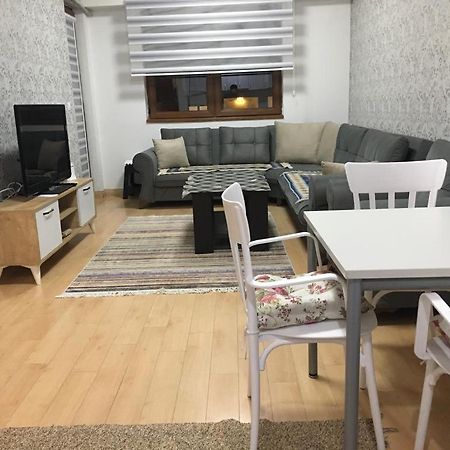 Two Rooms And Kitchen, Bathroom With Balcony Apartment Skopje Esterno foto