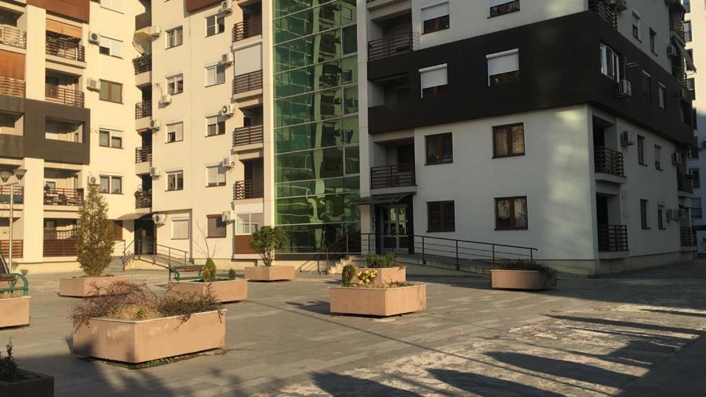 Two Rooms And Kitchen, Bathroom With Balcony Apartment Skopje Esterno foto