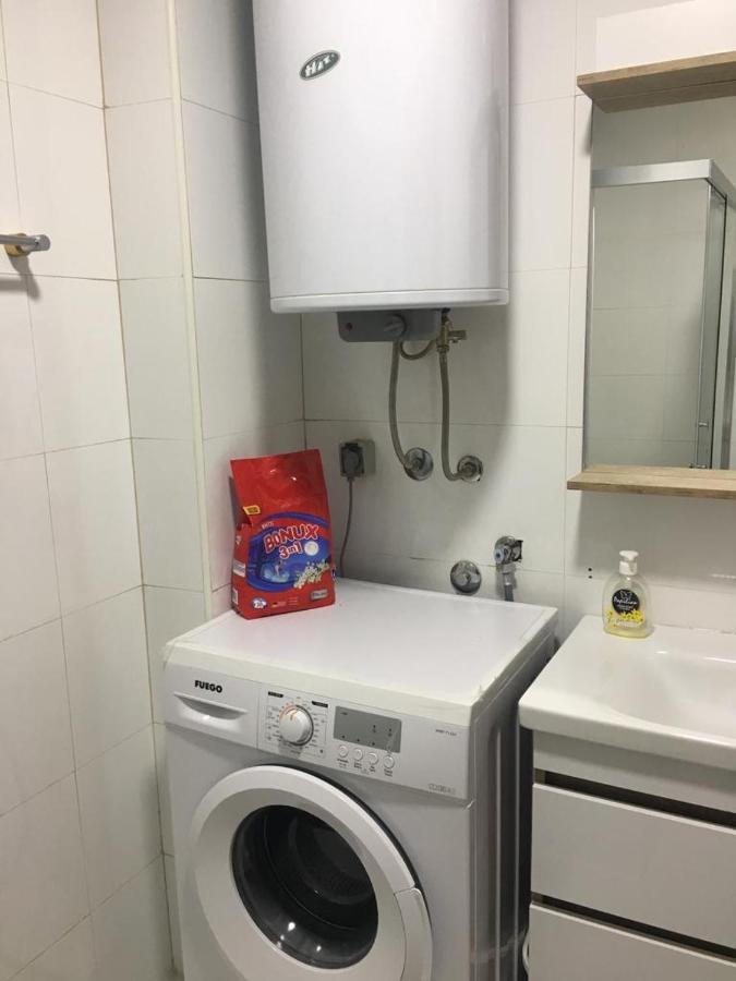 Two Rooms And Kitchen, Bathroom With Balcony Apartment Skopje Esterno foto