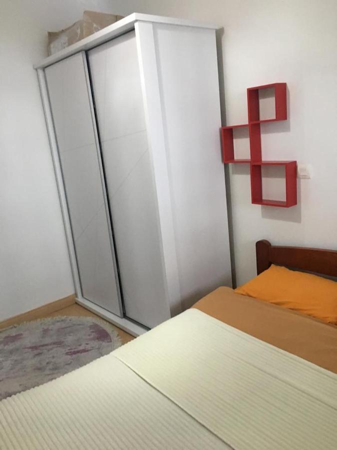 Two Rooms And Kitchen, Bathroom With Balcony Apartment Skopje Esterno foto